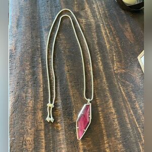 Kendra Scott necklace